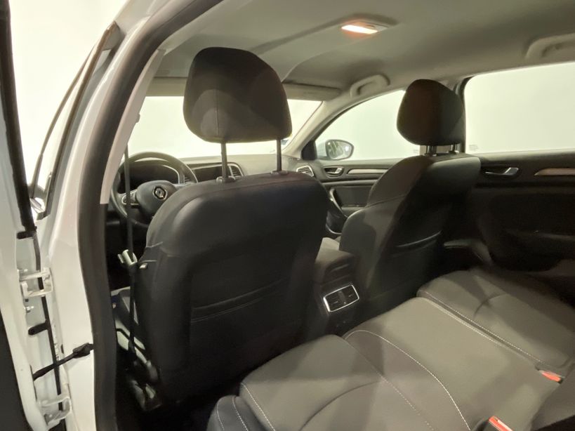 RENAULT MEGANE IV BERLINE 2021 - Photo n°38