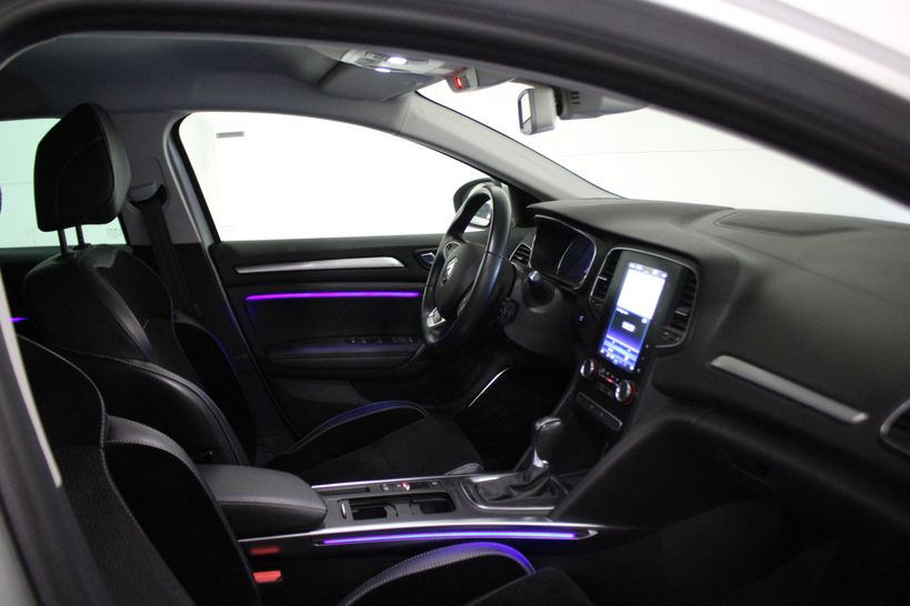 RENAULT MEGANE IV BERLINE 2020 - Photo n°6