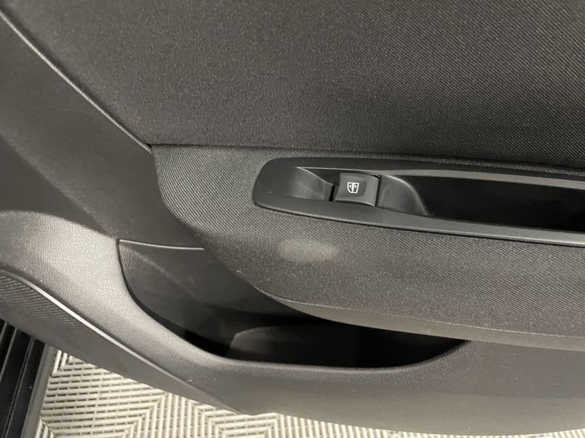 RENAULT MEGANE IV BERLINE 2021 - Photo n°16