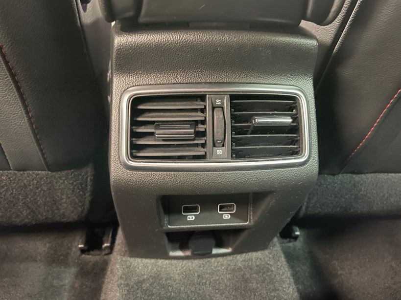 RENAULT MEGANE IV BERLINE 2022 - Photo n°30