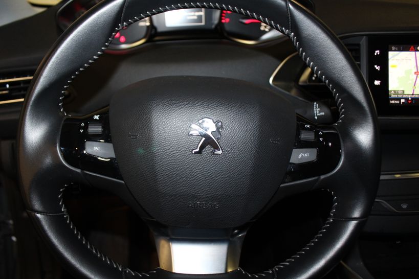 PEUGEOT 308 2019 - Photo n°18