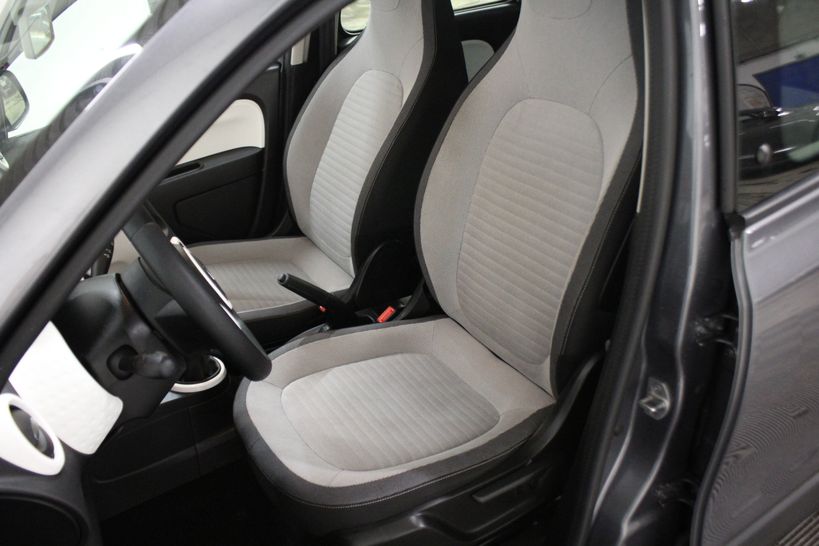 RENAULT TWINGO III 2021 - Photo n°10
