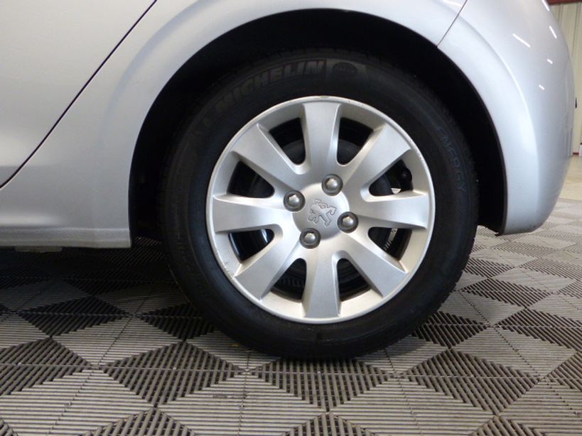 PEUGEOT 208 2013 - Photo n°26