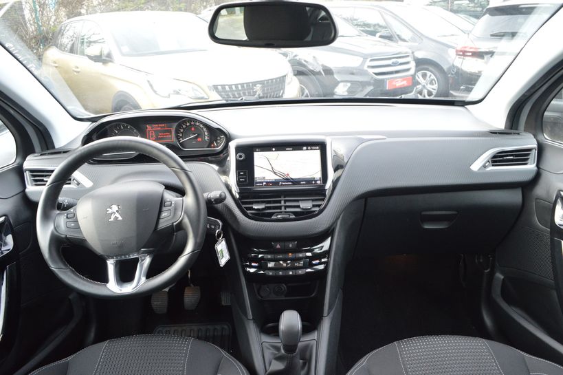 PEUGEOT 208 2018 - Photo n°3