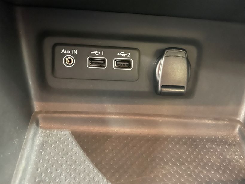 RENAULT MEGANE IV BERLINE 2022 - Photo n°19