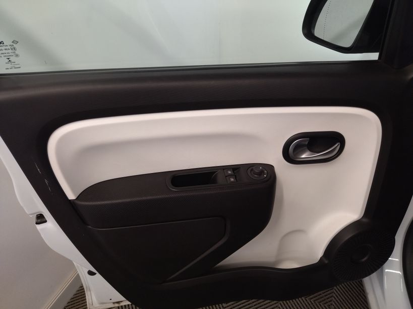 RENAULT TWINGO III 2021 - Photo n°10