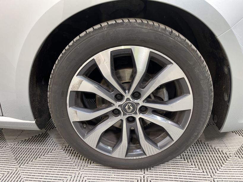 RENAULT MEGANE IV BERLINE 2021 - Photo n°13