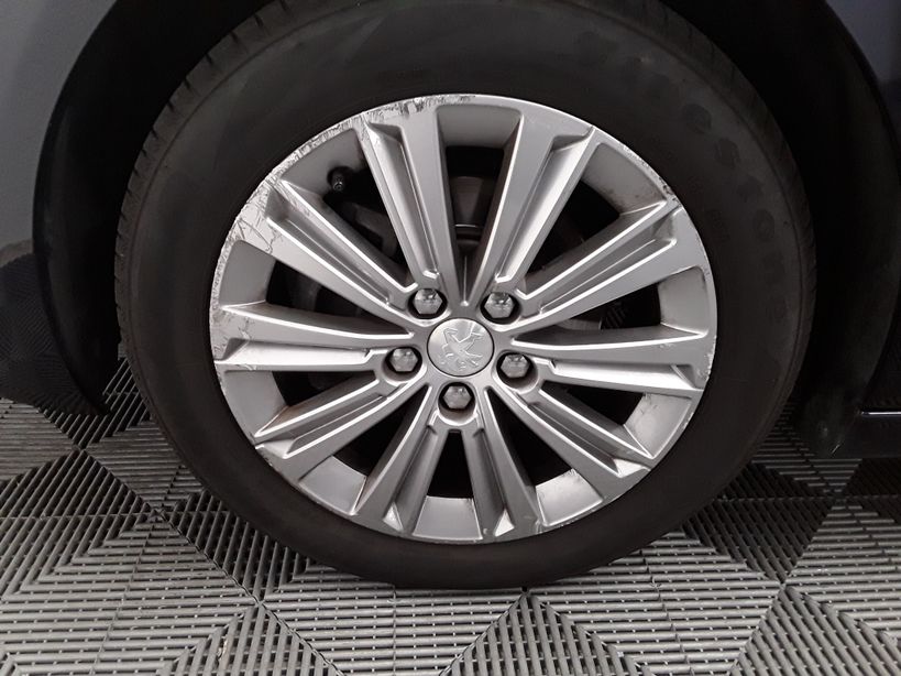 PEUGEOT 308 2018 - Photo n°10