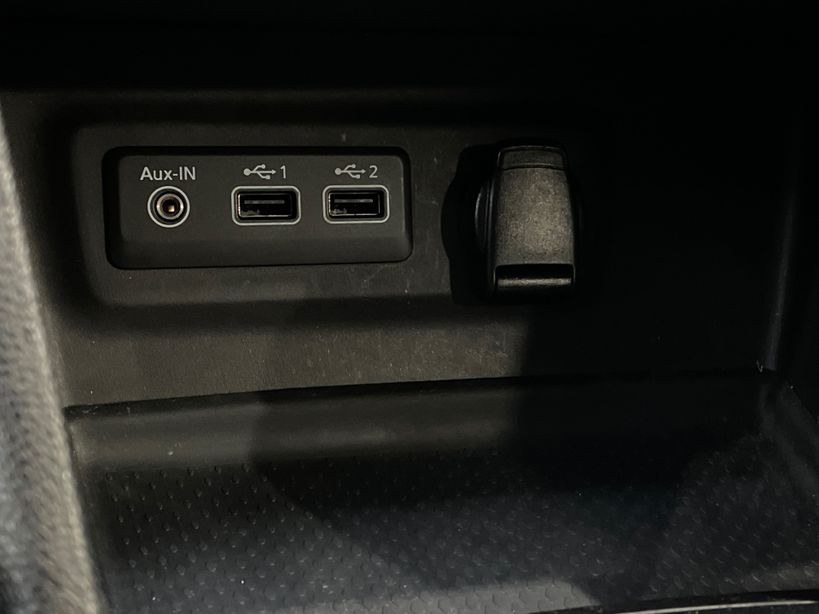 RENAULT MEGANE IV BERLINE 2021 - Photo n°17