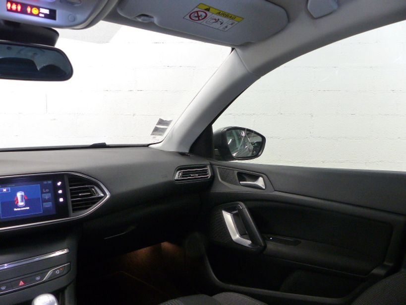 PEUGEOT 308 2016 - Photo n°9