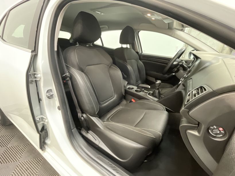 RENAULT MEGANE IV BERLINE BUSINESS 2019 - Photo n°43
