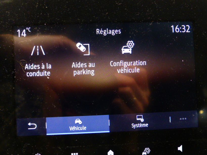 RENAULT MEGANE IV ESTATE 2020 - Photo n°17