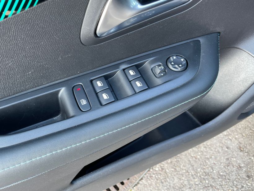 PEUGEOT 208 2023 - Photo n°35
