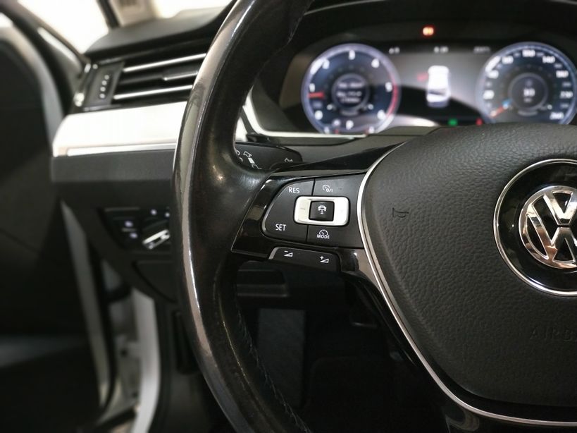 VOLKSWAGEN PASSAT 2015 - Photo n°24