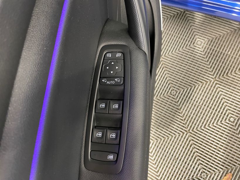 RENAULT MEGANE IV BERLINE 2022 - Photo n°10