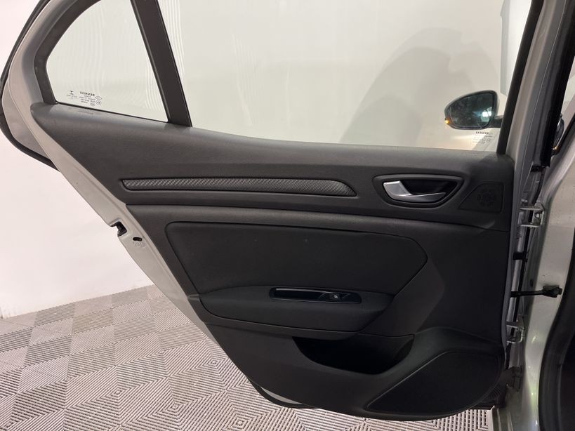 RENAULT MEGANE IV BERLINE BUSINESS 2020 - Photo n°37