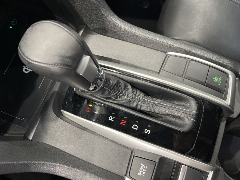 HONDA CIVIC 4 PORTES 2018 2019 - Photo n°17