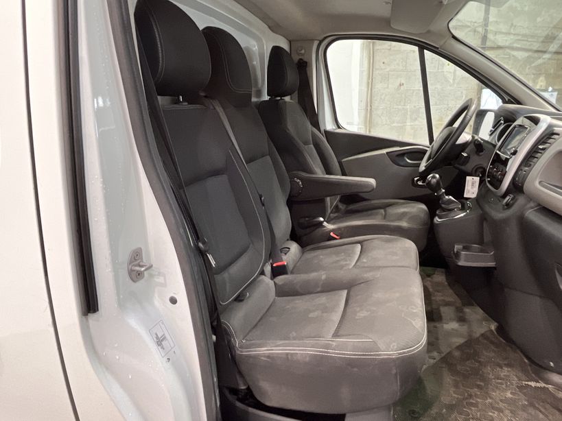 RENAULT TRAFIC FOURGON 2019 - Photo n°10