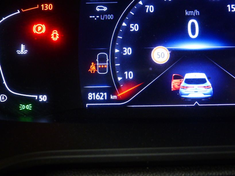 RENAULT MEGANE IV BERLINE 2021 - Photo n°11
