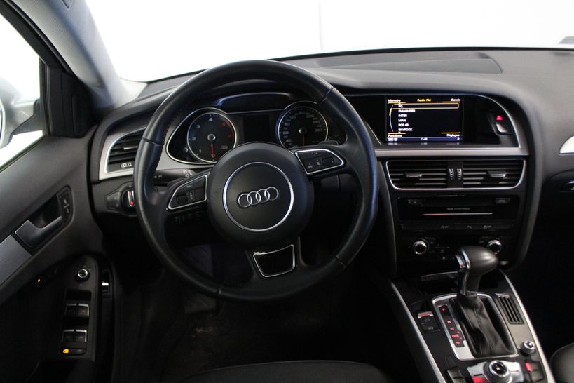 AUDI A4 2013 - Photo n°11