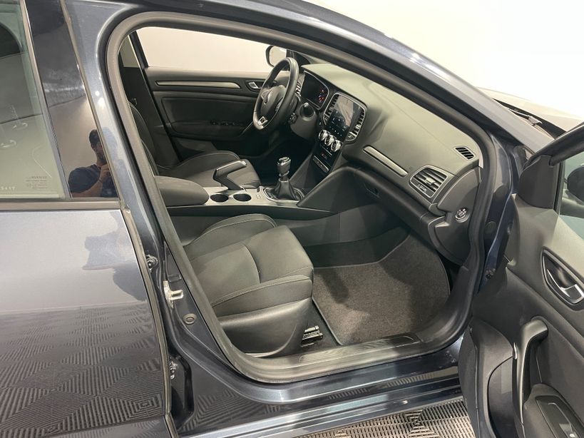 RENAULT MEGANE IV BERLINE 2022 - Photo n°30