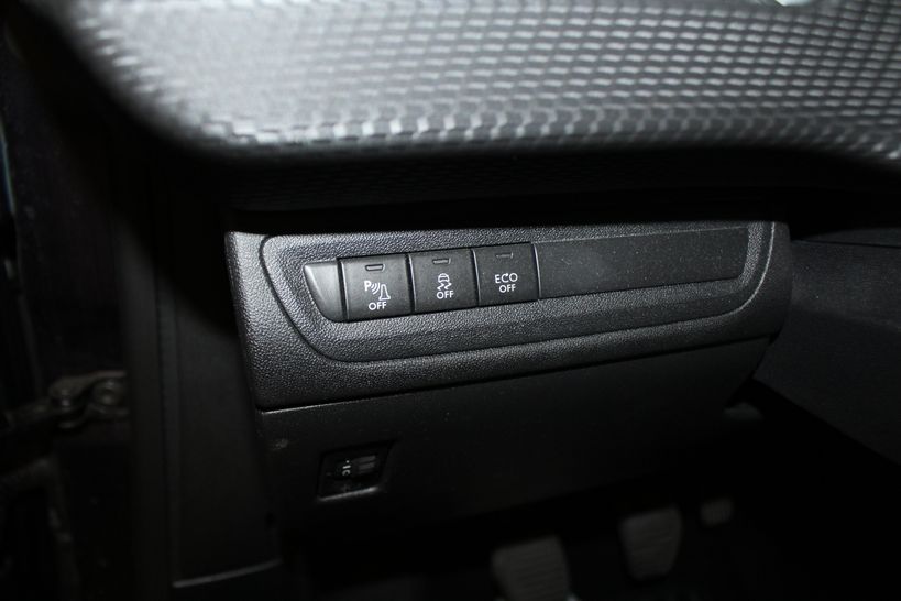 PEUGEOT 208 2015 - Photo n°18