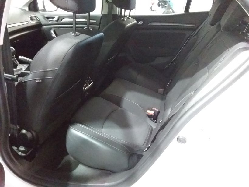 RENAULT MEGANE IV BERLINE 2021 - Photo n°24