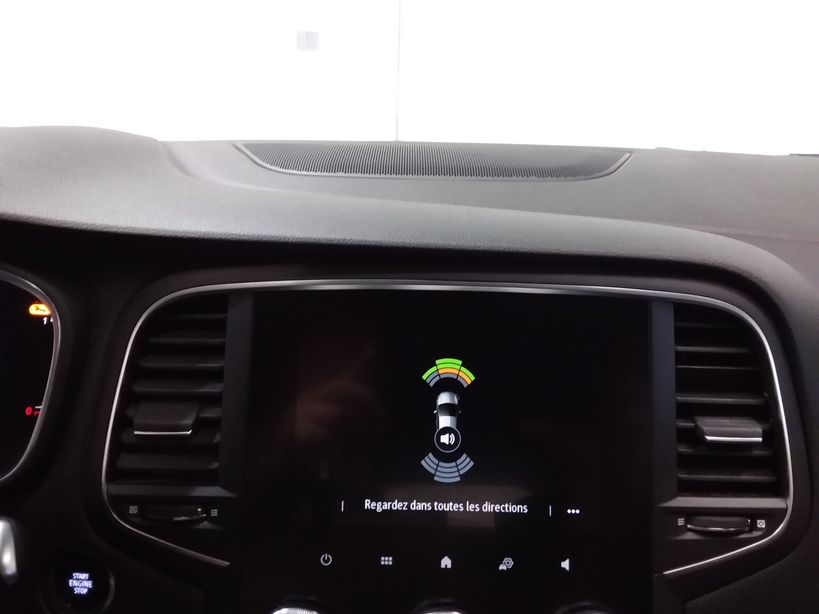 RENAULT MEGANE IV BERLINE 2021 - Photo n°14