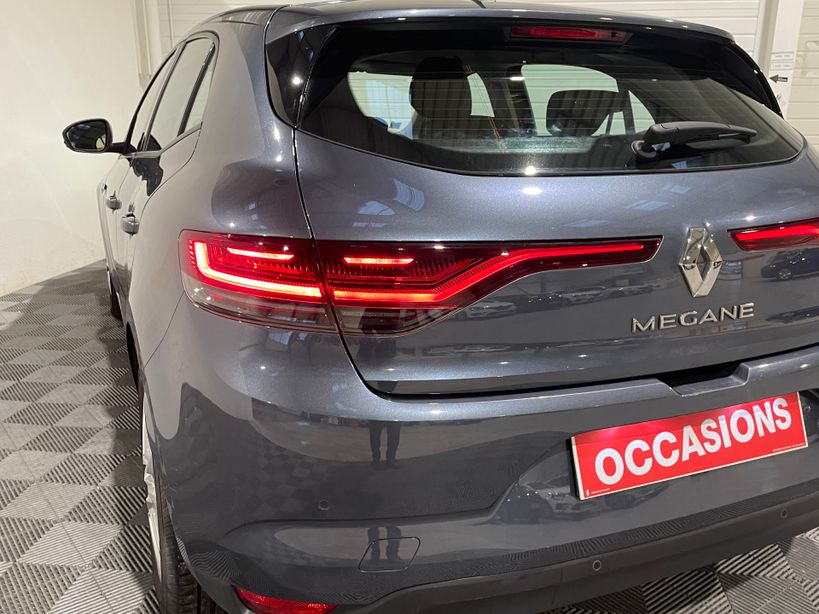 RENAULT MEGANE IV BERLINE 2022 - Photo n°8