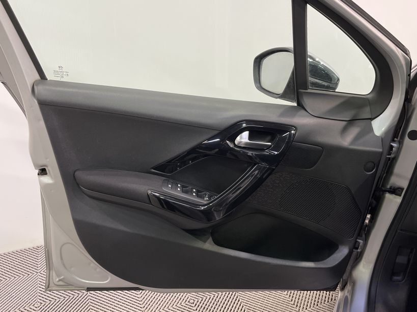 PEUGEOT 208 2016 - Photo n°31
