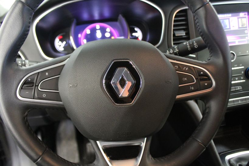 RENAULT MEGANE IV BERLINE 2017 - Photo n°16