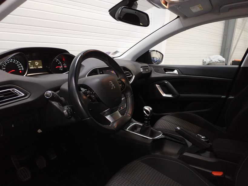 PEUGEOT 308 2019 - Photo n°15