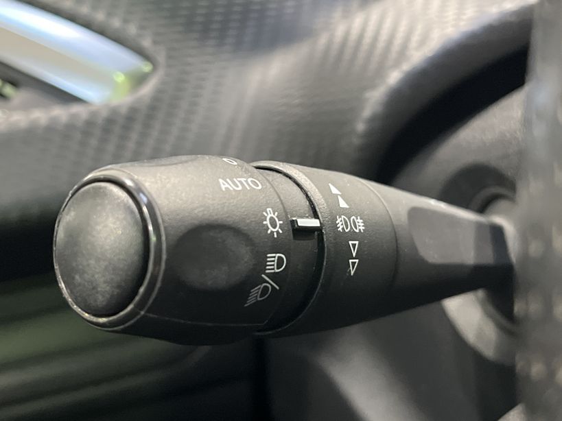 PEUGEOT 208 2019 - Photo n°27