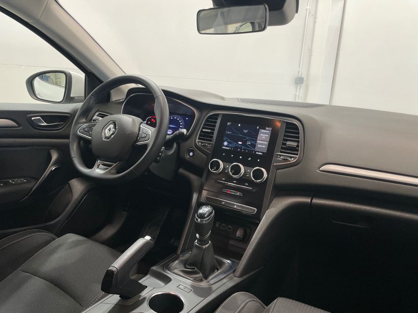 RENAULT MEGANE IV BERLINE 2021 - Photo n°9