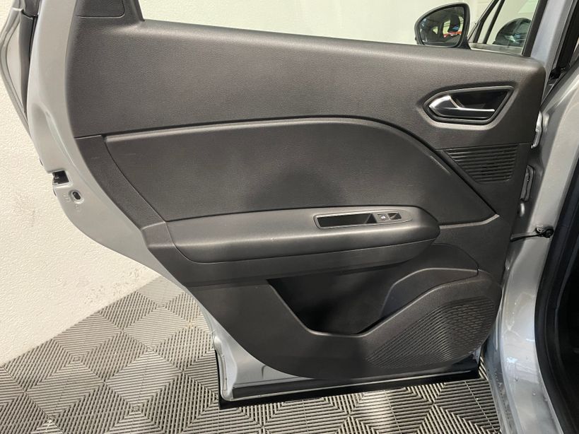 RENAULT CAPTUR 2021 - Photo n°16