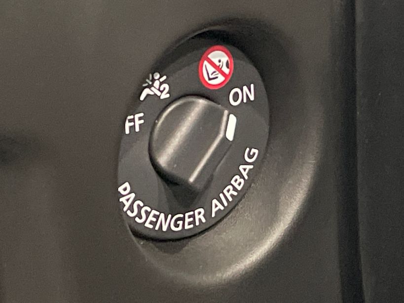 RENAULT MEGANE IV BERLINE 2023 - Photo n°45