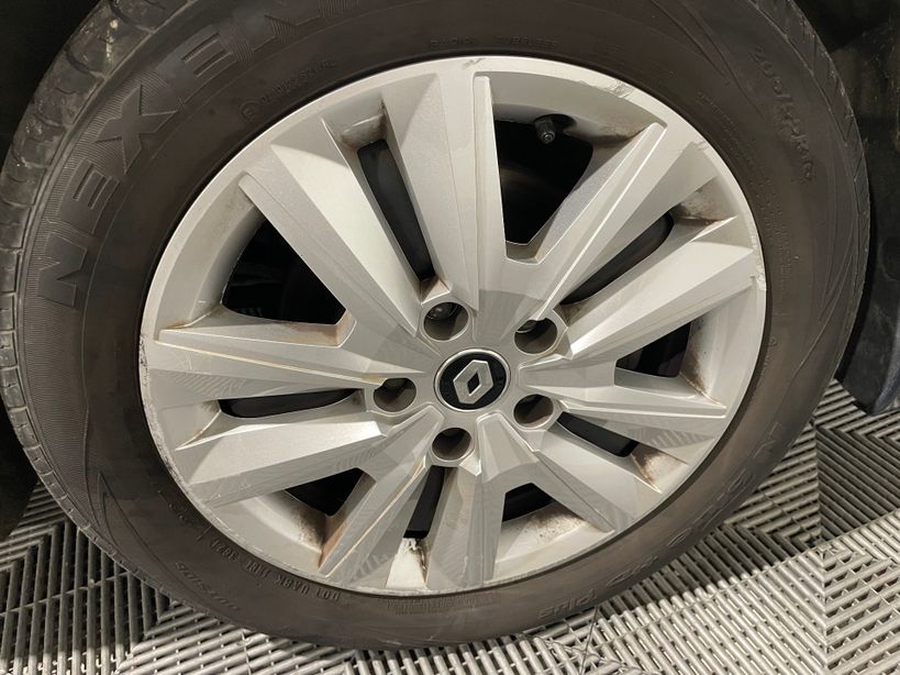 RENAULT MEGANE IV BERLINE 2022 - Photo n°15