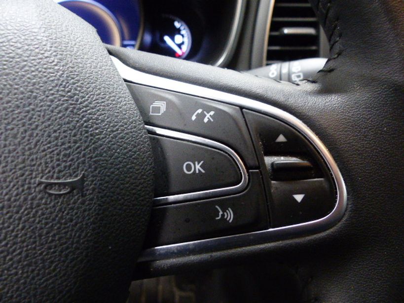 RENAULT MEGANE IV ESTATE 2018 - Photo n°17