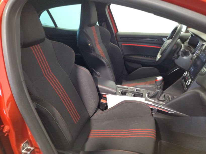 RENAULT MEGANE IV BERLINE 2021 - Photo n°9