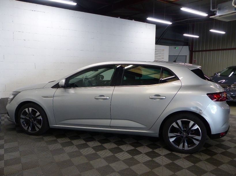 RENAULT MEGANE IV BERLINE 2019 - Photo n°13