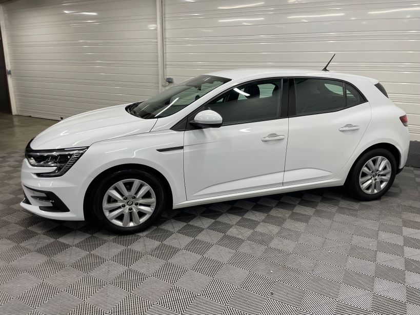 RENAULT MEGANE IV BERLINE 2022 - Photo n°4