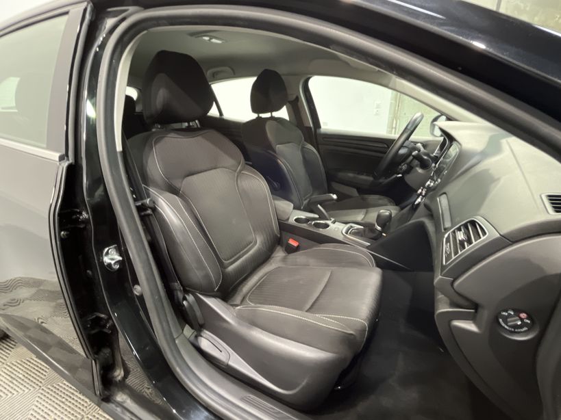 RENAULT MEGANE IV BERLINE BUSINESS 2020 - Photo n°37