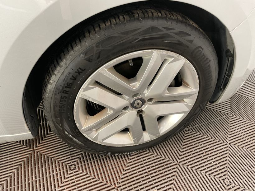 RENAULT CLIO V 2021 - Photo n°7