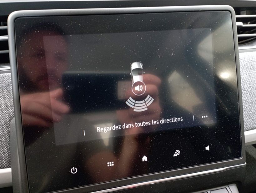 RENAULT ZOE 2020 - Photo n°19