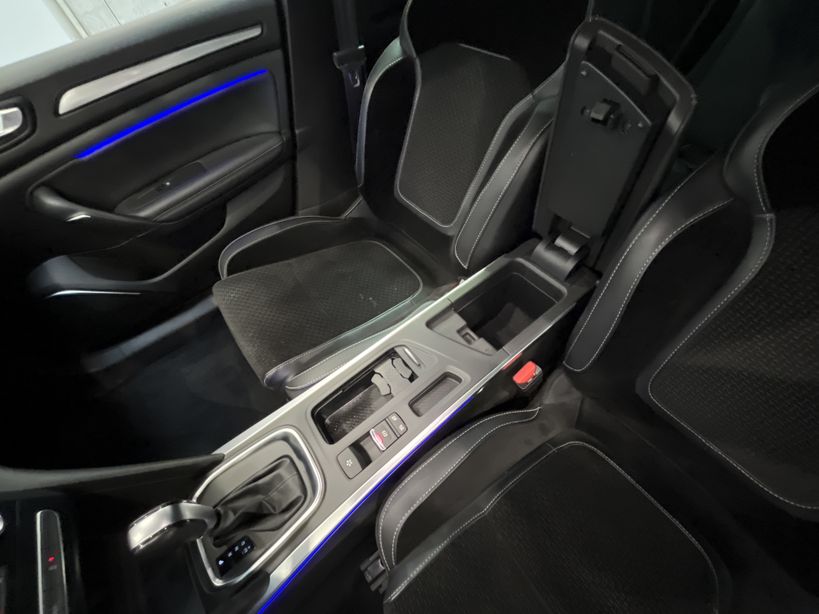 RENAULT MEGANE IV BERLINE 2020 - Photo n°22