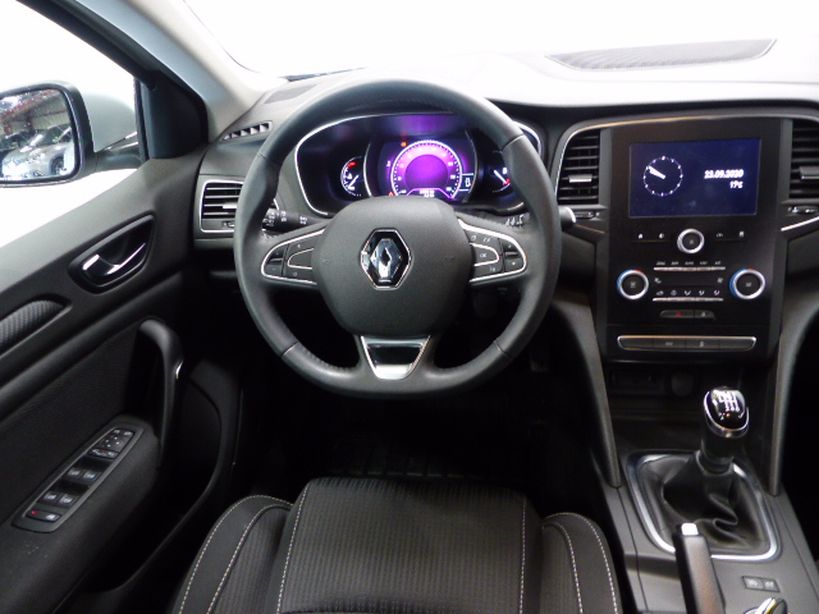 RENAULT MEGANE IV BERLINE 2017 - Photo n°8
