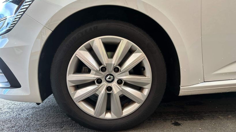 RENAULT MEGANE IV BERLINE 2022 - Photo n°9