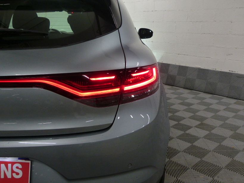 RENAULT MEGANE IV BERLINE 2021 - Photo n°32