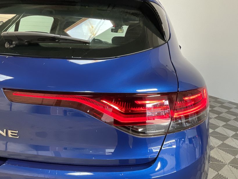 RENAULT MEGANE IV BERLINE 2023 - Photo n°8