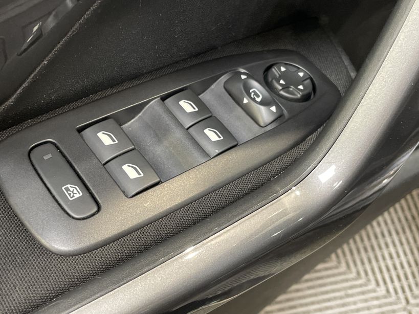 PEUGEOT 2008 2019 - Photo n°32